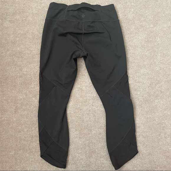 Athleta Crop Leggings Womens Small Black Mesh Panels Capri Yoga Pants - Picture 7 of 11